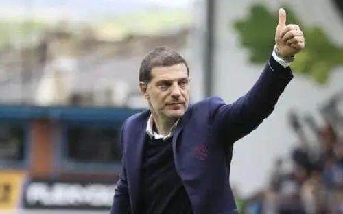 开云体育下载-摇滚乐圣地迎来RockStar 比利奇与莱科曾并肩作战